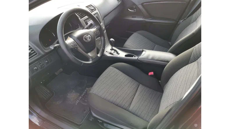 Toyota Avensis 2011 - 14