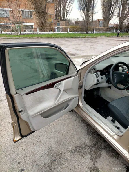 Mercedes-Benz E-Клас 2000 - 7