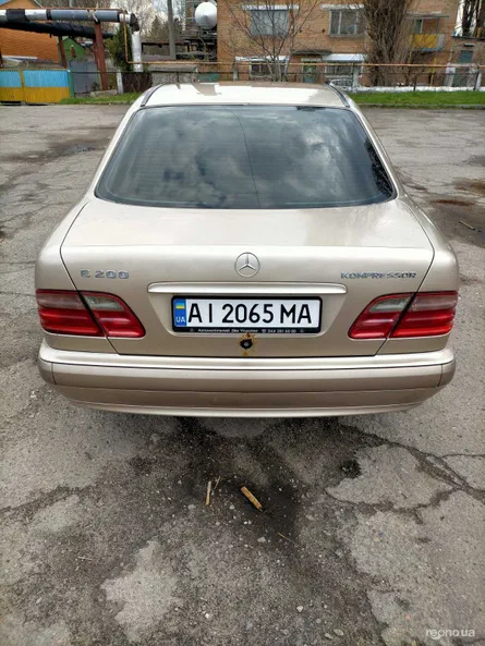 Mercedes-Benz E-Клас 2000 - 5