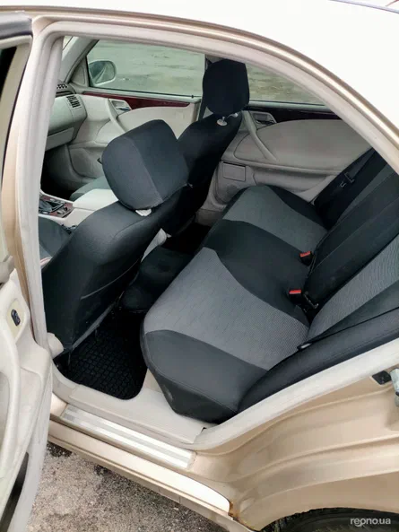 Mercedes-Benz E-Клас 2000 - 8