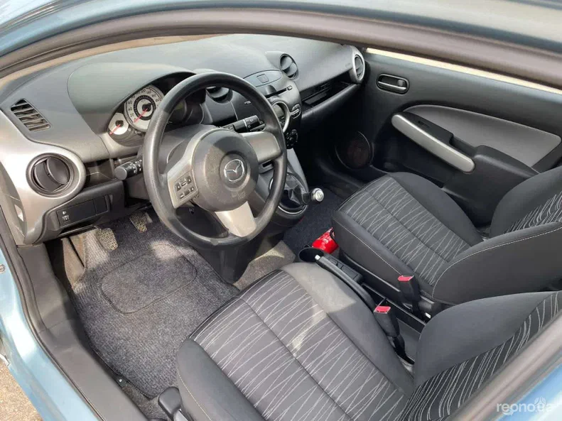 Mazda 2 2010