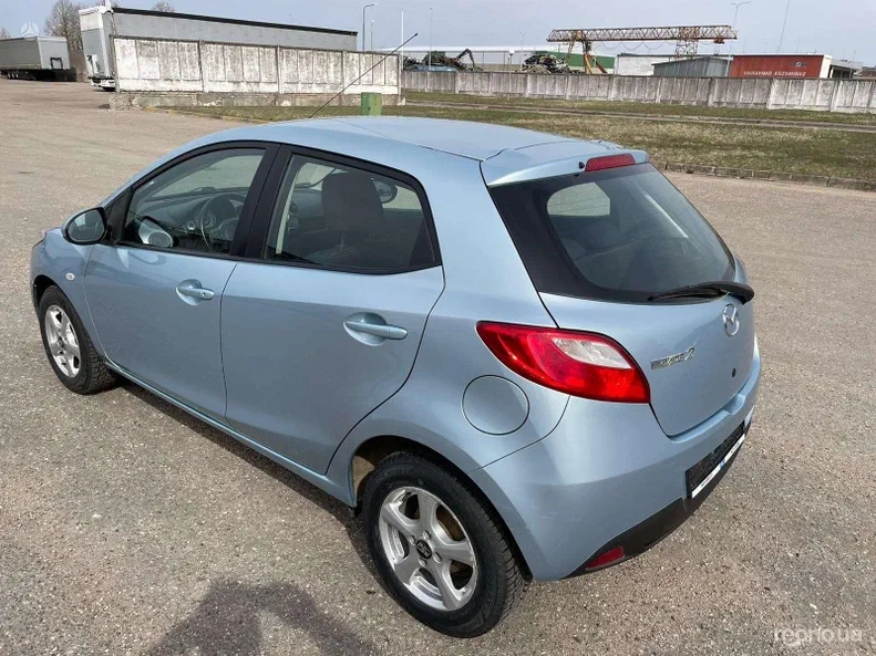 Mazda 2 2010