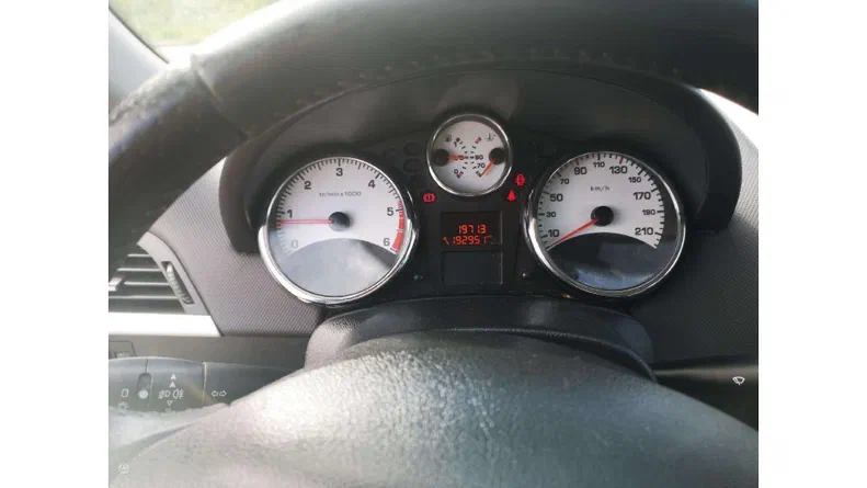 Peugeot 207 2010 - 7