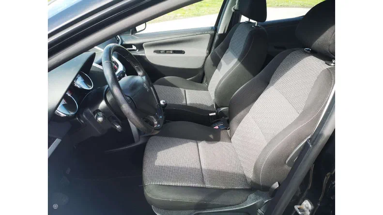 Peugeot 207 2010 - 6