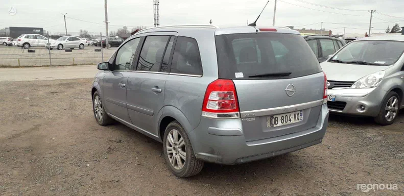 Opel Zafira 2009 - 8
