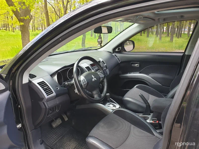 Mitsubishi Outlander 2010 - 11