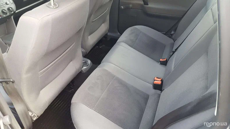 Volkswagen Polo 2008 - 9