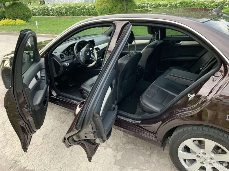 Mercedes-Benz C-Клас 2011 - 10