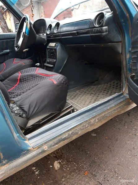 Mercedes-Benz E-Клас 1981 - 6