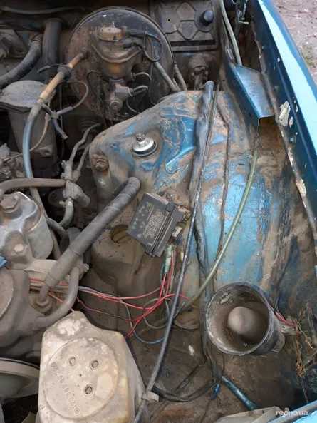 Mercedes-Benz E-Клас 1981 - 8