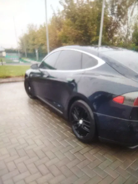 Tesla Model S 2014