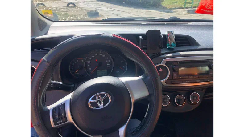 Toyota Yaris 2013 - 6