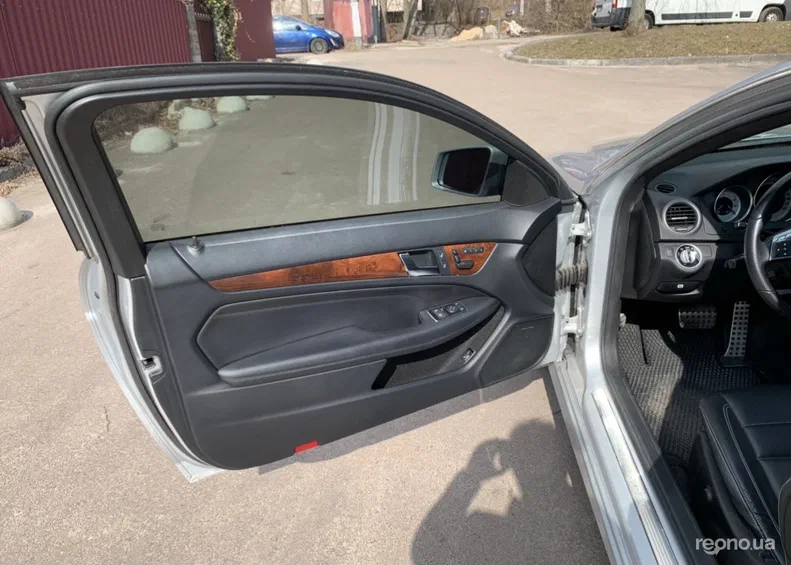 Mercedes-Benz C-Клас 2012 - 8