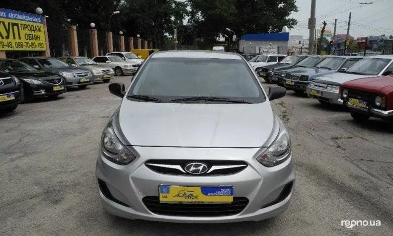 Hyundai Accent 2011 - 4