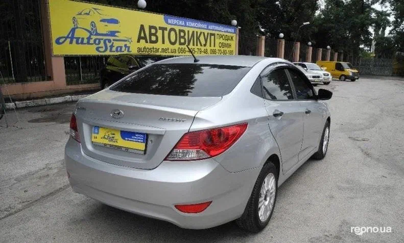 Hyundai Accent 2011 - 2