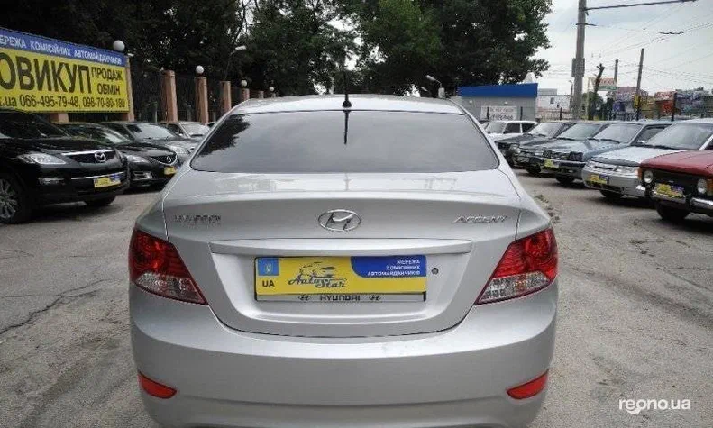 Hyundai Accent 2011 - 1