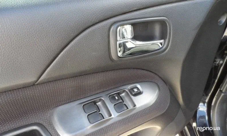 Mitsubishi Lancer 2006 - 16