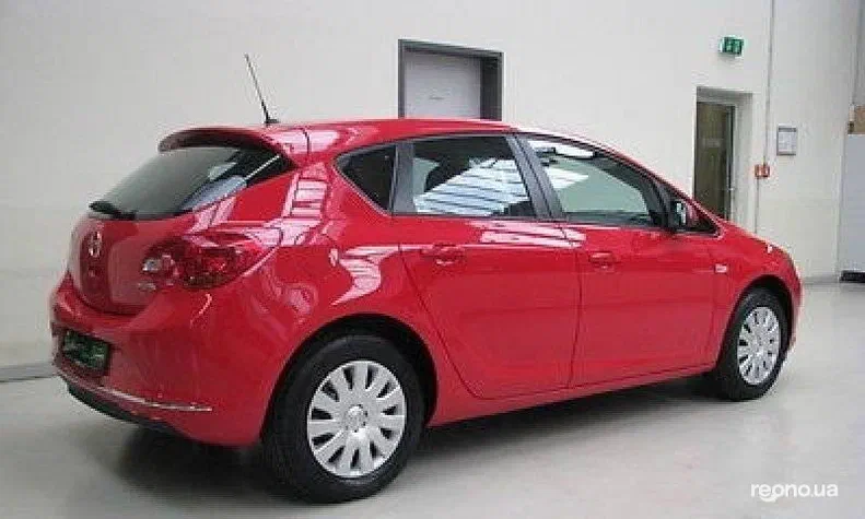 Opel Astra 2013 - 1