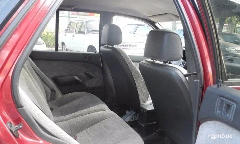 Mitsubishi Lancer 1990 - 4
