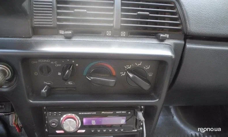 Mitsubishi Lancer 1990 - 10