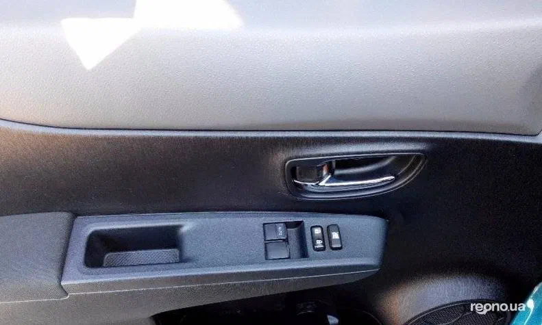 Toyota Yaris 2012 - 4