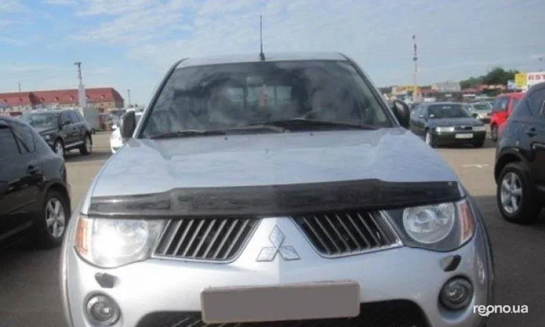 Mitsubishi L200 2010 - 1