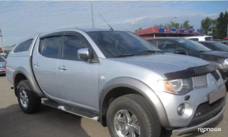 Mitsubishi L200 2010 - 2