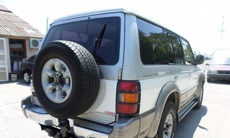 Mitsubishi Pajero 1996 - 8