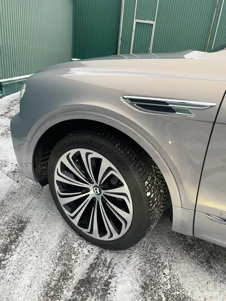 Bentley Continental 2021 - 6