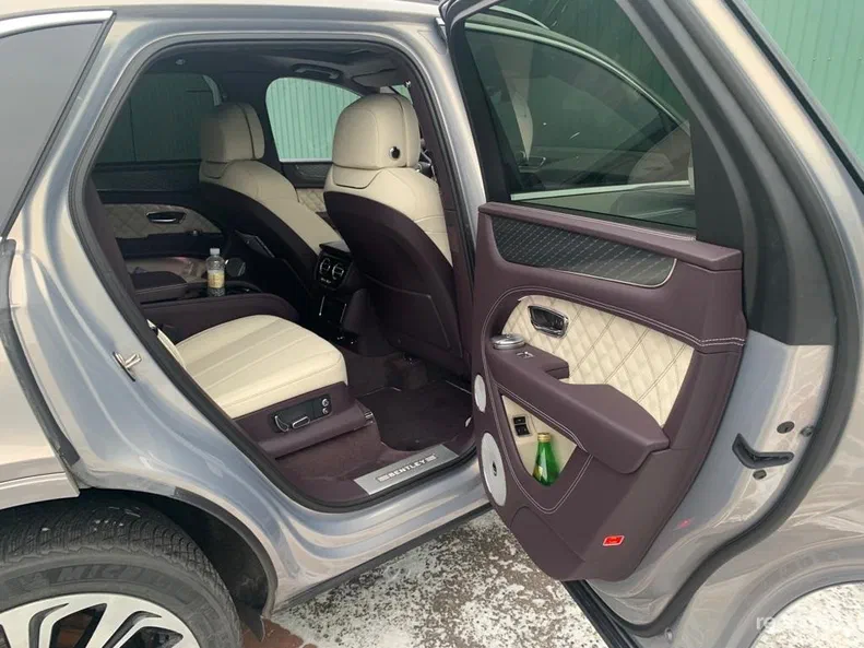 Bentley Continental 2021