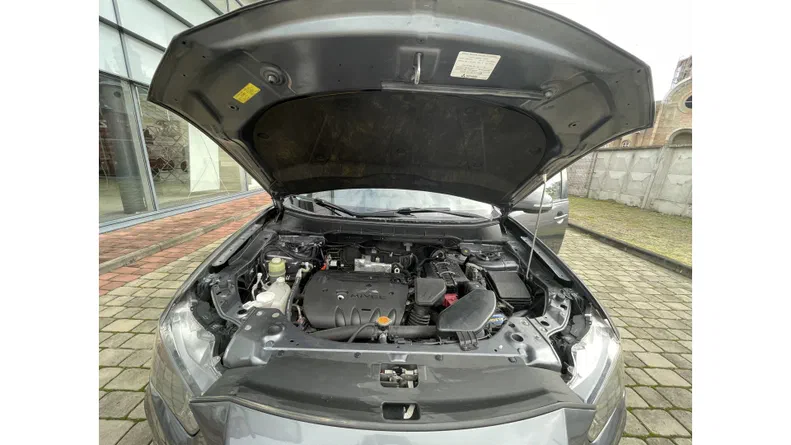 Mitsubishi Outlander 2011 - 21