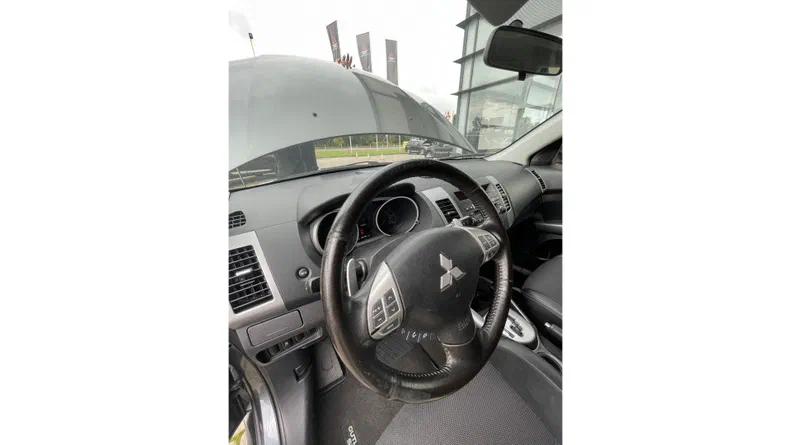 Mitsubishi Outlander 2011 - 19