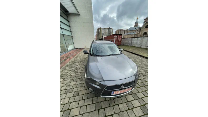 Mitsubishi Outlander 2011 - 23