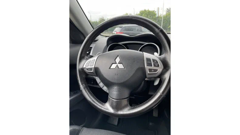 Mitsubishi Outlander 2011 - 12