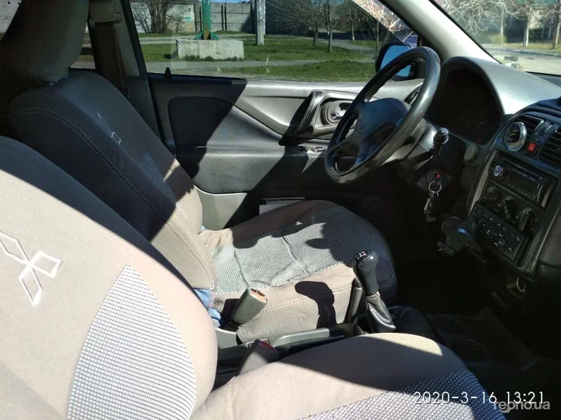 Mitsubishi Space Star 2003