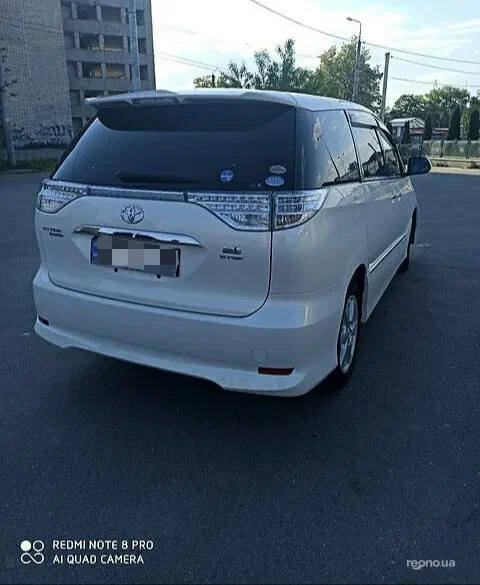 Toyota Estima 2010