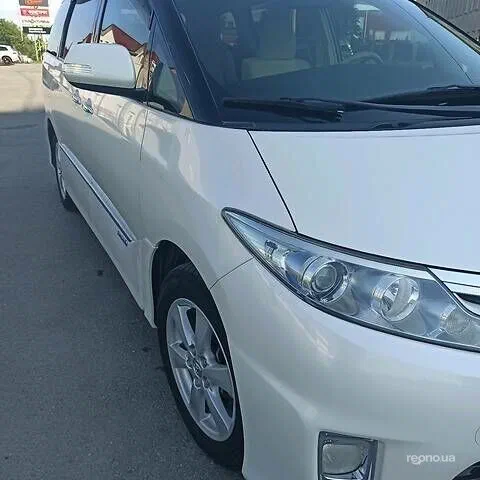 Toyota Estima 2010