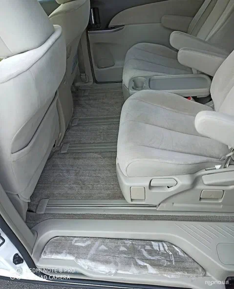 Toyota Estima 2010 - 18