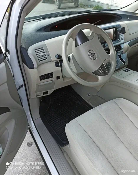 Toyota Estima 2010 - 5