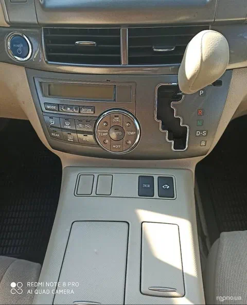 Toyota Estima 2010 - 7