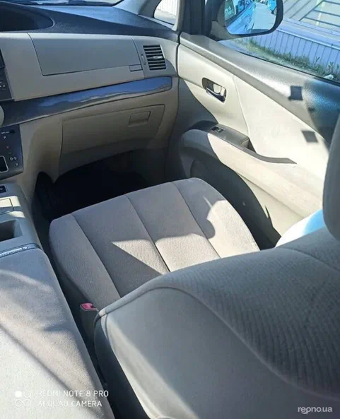 Toyota Estima 2010 - 8