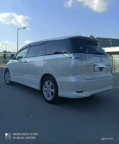 Toyota Estima 2010