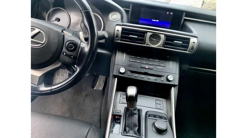 Lexus IS 2015 - 8