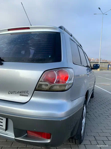 Mitsubishi Outlander 2003