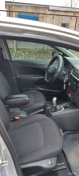 Peugeot 301 2016 - 5