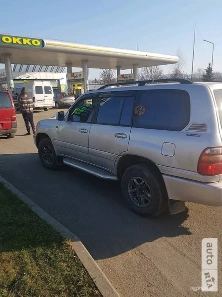 Toyota Land Cruiser 2001