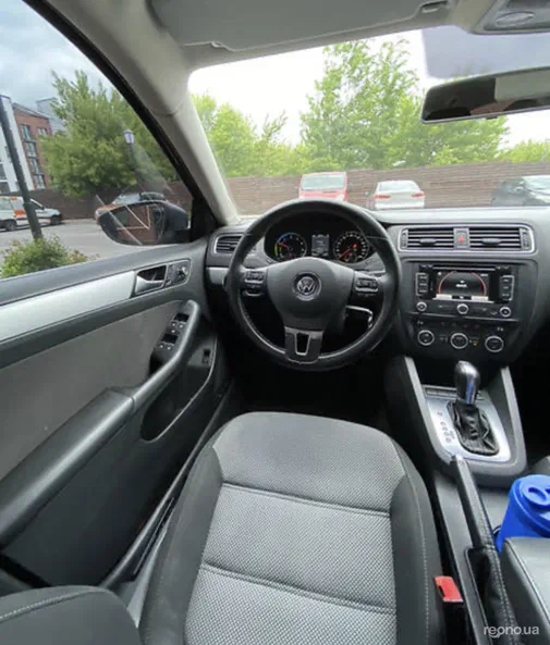 Volkswagen Jetta 2013 - 12