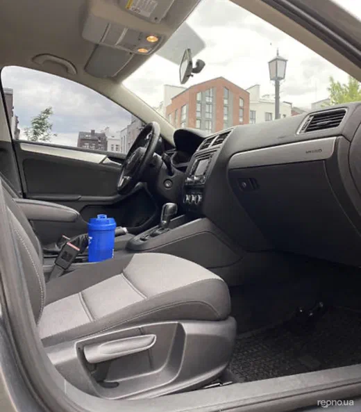 Volkswagen Jetta 2013 - 6