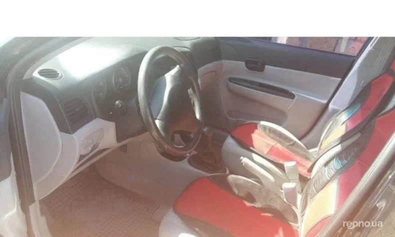 Hyundai Accent 2008 - 4