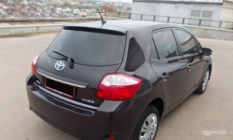 Toyota Auris 2010 - 1